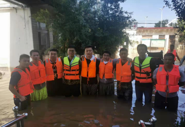 致敬星空体育app（中国）官方网站抗洪救灾最美身影